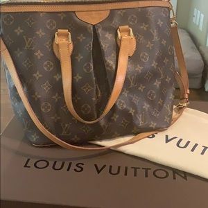 **AUTHENTIC** Louis Vuitton Palermo MM hand bag!